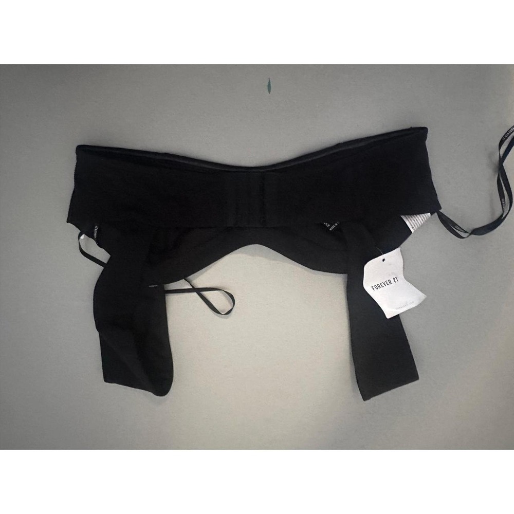 Forever 21 Black Crop Top‎ with Wide Straps - Picture 3 of 3